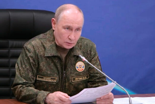 563766_russia_putin_61121 676x451 1.jpg