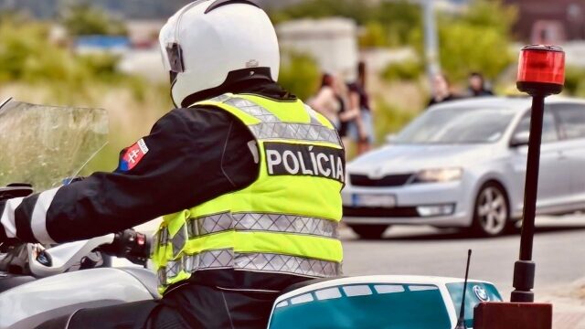 563987_policia pohoda2.jpg