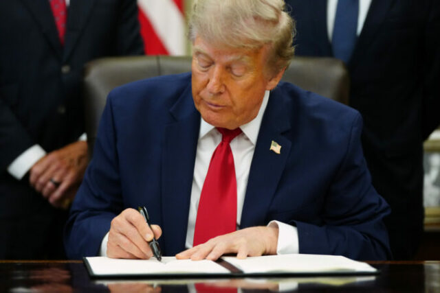 564015_trump_42181 676x451 1.jpg