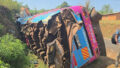 564422_uganda_bus_crash_23_14 676x451 1.jpg