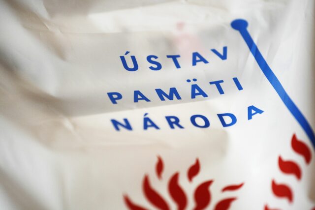 564449_ustav pamati naroda.jpg