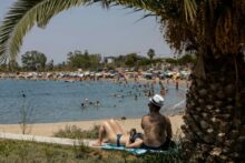564499_greece_extreme_weather_heat_526_ 676x451 1.jpg