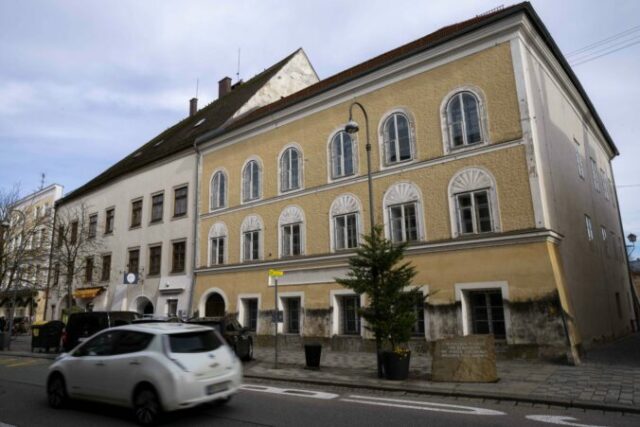 564700_austria_hitlers_birthplace_82768 676x451 1.jpg