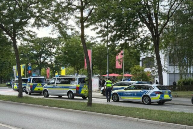 564850_germany_bank_hostage_22295 676x451 1.jpg