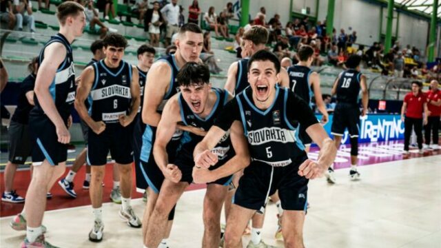 565019_basket_slovaci 676x451 1.jpg
