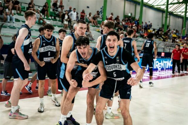 565019_basket_slovaci 676x451 1.jpg