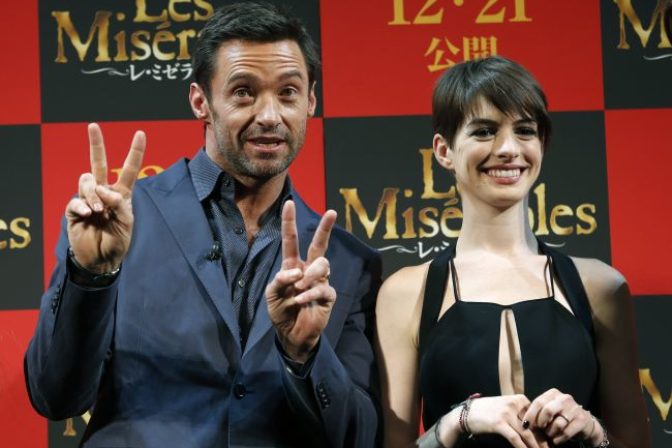 Hugh Jackman a Anne Hathaway počas propagácie filmu Bedári v Tokiu