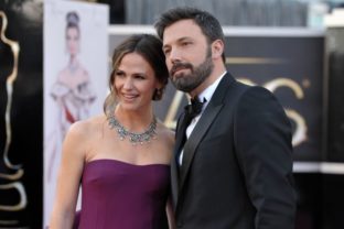 Ben Affleck a Jennifer Garner prichádzajú na udeľovanie Oscarov