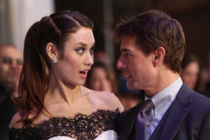 Olga Kurylenko a Tom Cruise na premiére filmu Nevedomí v Londýne