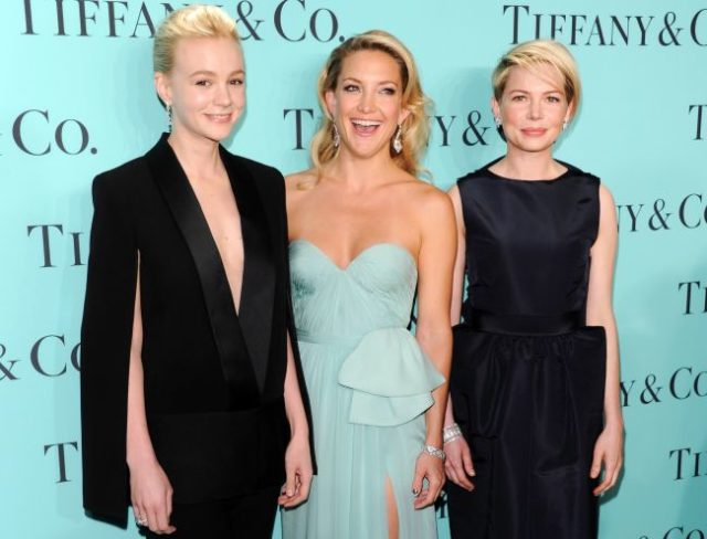 Carey Mulligan, Kate Hudson a Michelle Williams na Blue Book Ball