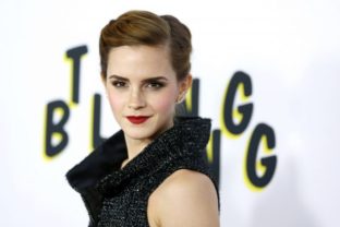 Emma Watson prichádza na losangeleskú premiéru Bling Ring: Ako VIP ky