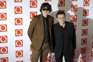Manic Street Preachers, vľavo Nicky Wire, vpravo James Dean Bradfield