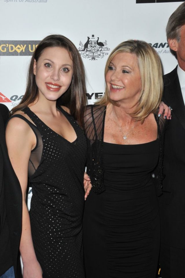 Chloe Lattanzi, Olivia Newton John