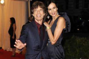 Priateľka Micka Jaggera spáchala samovraždu