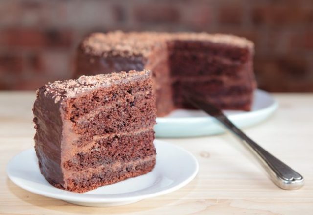 Falošná gaštanová torta, koláč, zákusok, čokoláda, jedlo, recepty