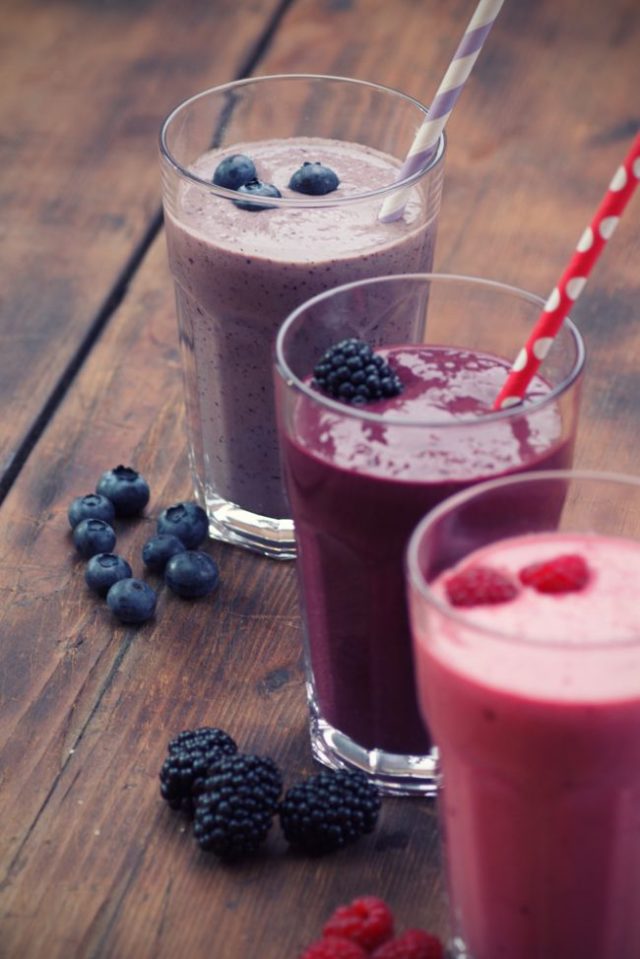 Čučoriedkový, černicový a malinový smoothie 
