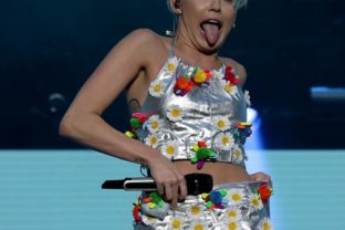 Miley Cyrus a jej nové tetovanie