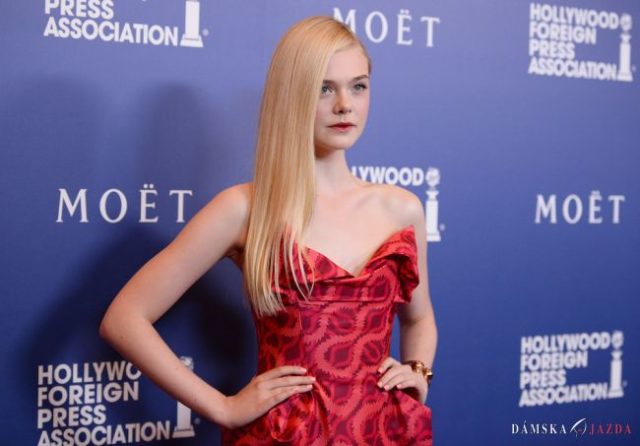 Elle Fanning na bankete Hollywood Foreign Press v Beverly Hills