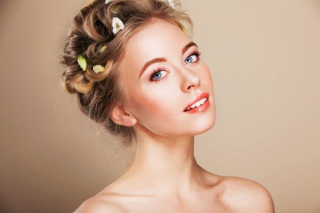Líčenie, mejkap, make up, beauty, tvár, pery, kráska