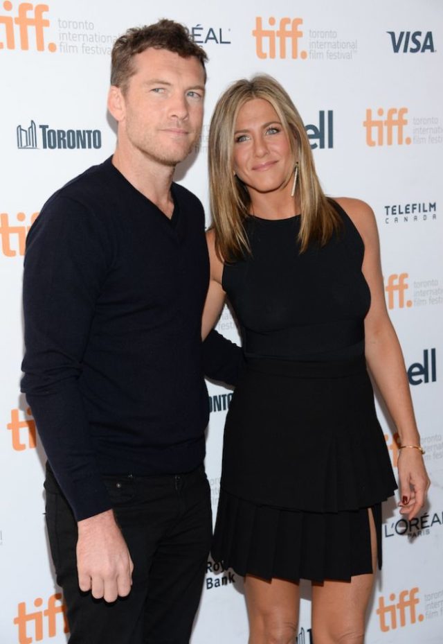 Sam Worthington a Jennifer Aniston na premiére filmu Cake