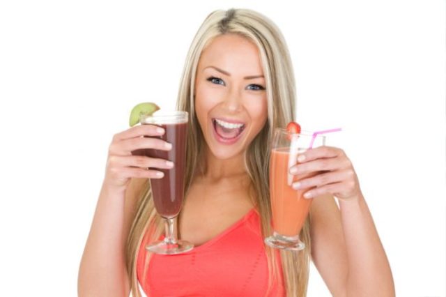 Smoothies, žena, vitalita, nápoje, džúsy, smiať sa, imunita, zdravie