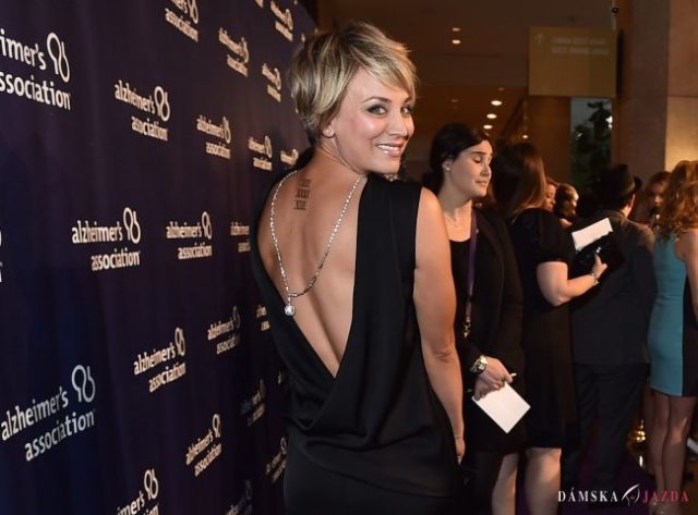 Kaley Cuoco Sweeting na benefite v Beverly Hills