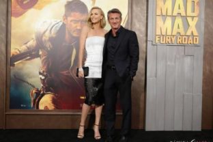 Charlize Theron a Sean Penn na premiére filmu Mad Max v LA