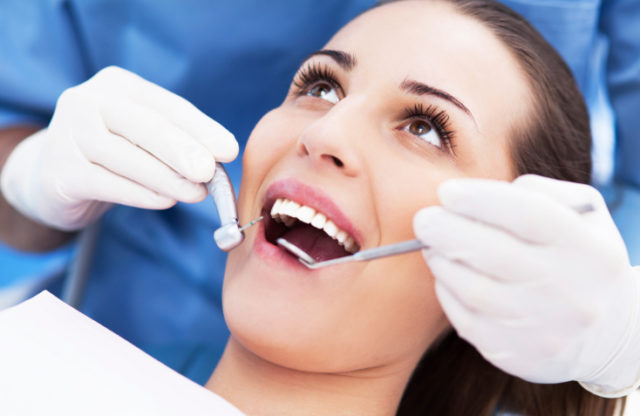 Zuby, zubár, stomatológ, trhať zuby, zubný kaz, zdravý úsmev