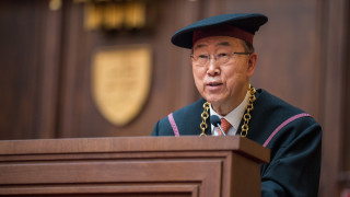 Pan Ki-mun čestný doktorát