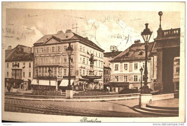 Hviezdoslavovo námestie