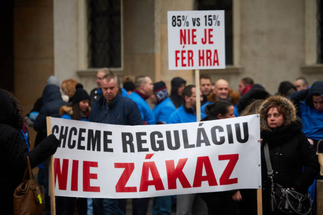 Protest proti zakázu hazardu v Bratislave