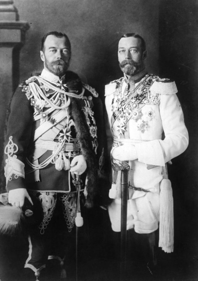 10171010 kinggeorgevandhisphysicallysimilarcousintsarnicholasiiofrussiaingermanmilitaryuniformsinberlin1913 1484560373 650 cb37d85b5f 1484750867.jpg