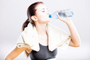 Dôležité najmä počas horúčav: Pozrite si niekoľko užitočných tipov o pitnom režime