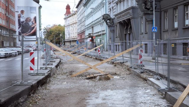 Pozastavenie rekonštrukcie, Špitálska ulica, električková trať