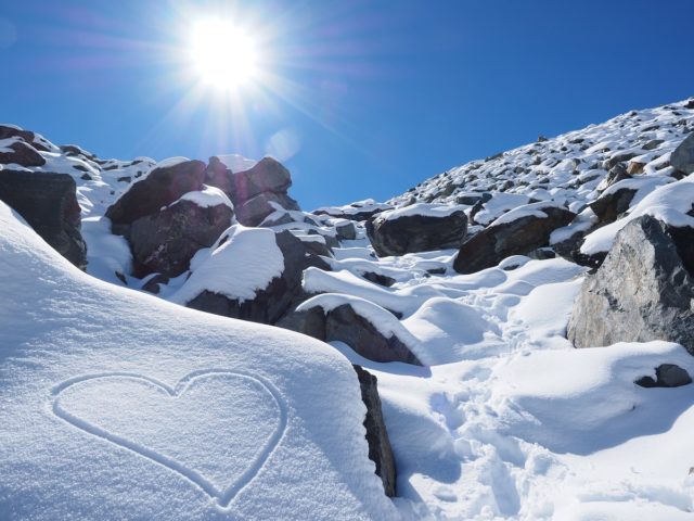 Sun snow herzchen stones 218866 1.jpeg