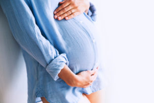 Rizikové tehotenstvo: Dieťa a matku môžu ohroziť psychické, fyziologické aj sociálne faktory