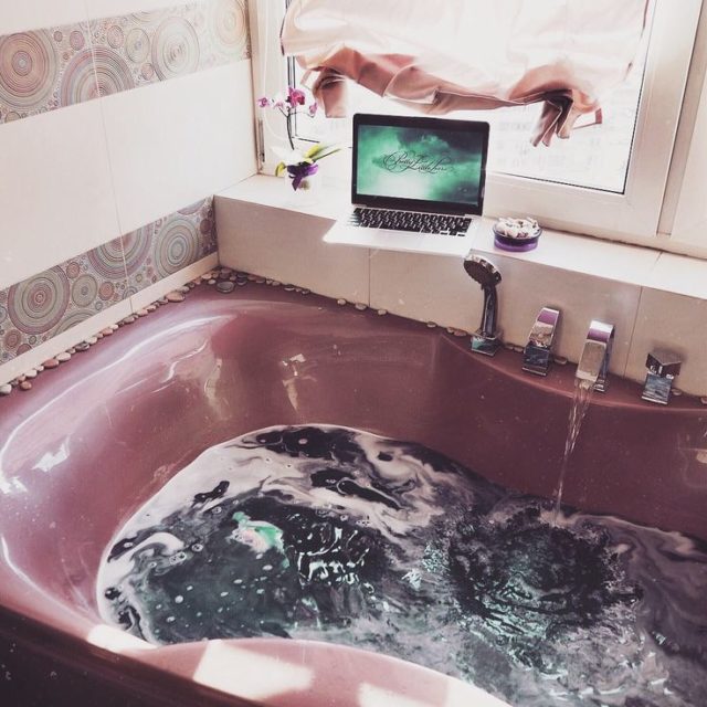 0f3e0b4ff362cbf8a753c00dc14203ee lush bath lush cosmetics.jpg