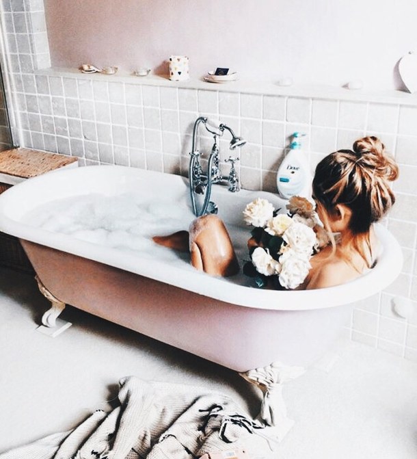 Bath flowers girls girly favim.com 4639694.jpg