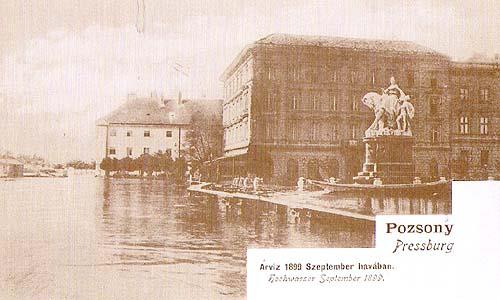 Rozvodneny dunaj 1899 staraba.jpg