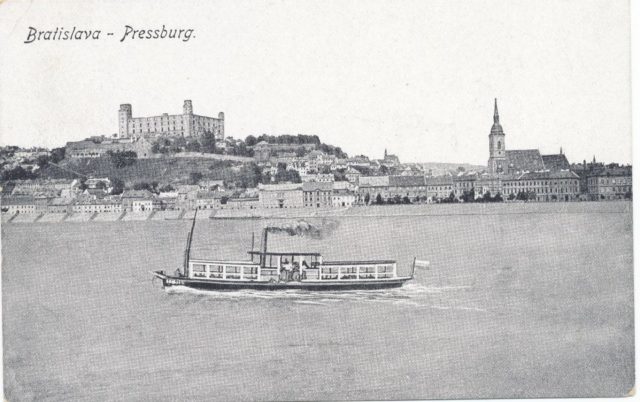 Na dunaji okolo 1914 hrad staraba.jpg