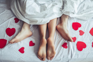 10 vecí, ktoré by si mala v posteli vyskúšať každá z vás