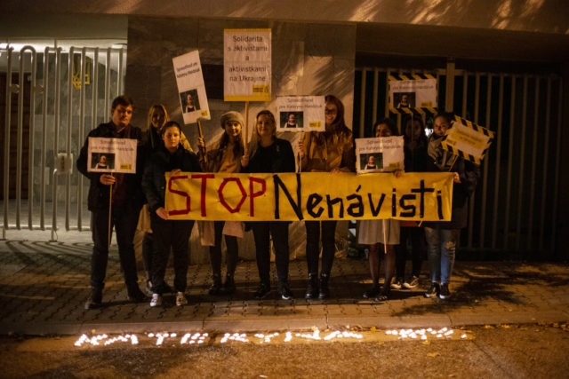 Zhromaždenie, ktoré usporadúvalo Amnesty Internation Slovensko, bolo zamerané na boj za práva žien a pamiatku na zavraždenú aktivistku.