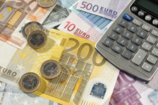 peniaze-euro-financie-hospodarenie-bratislavsky-kraj-gettyimages