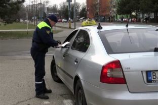 Taxi kontrola petrzalka policia mestska bratislava.jpg