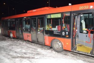 Autobus bomba mhd mestska hromadna doprava pachatel policia bratislava.jpg