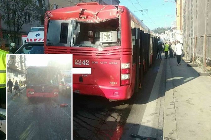 Vazna dopravna nehoda bratislava trolejbus autobus mhd kolaz.jpg