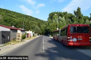 Dopravná nehoda autobus cyklista devínska cesta polícia bratislava