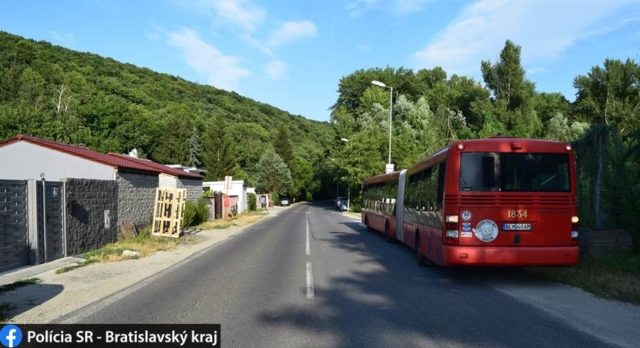 Dopravná nehoda autobus cyklista devínska cesta polícia bratislava