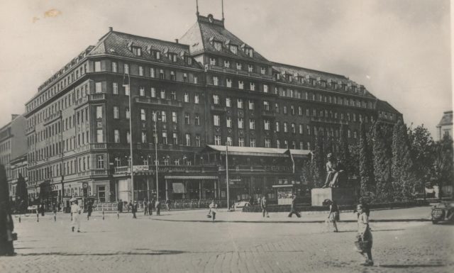 Hotel carlton 1940.jpg