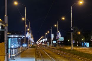 Vianočné osvetlenie na Ružinovskej ulici